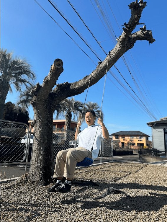 敷地内のブランコ